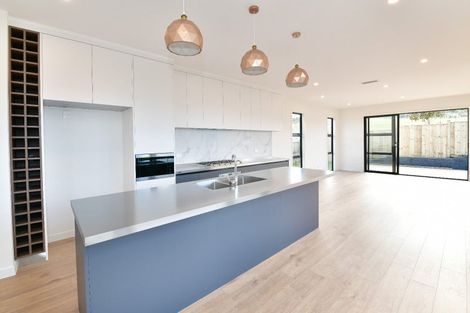 Photo of property in 15 Makenu Crescent, Wainui, Silverdale, 0992