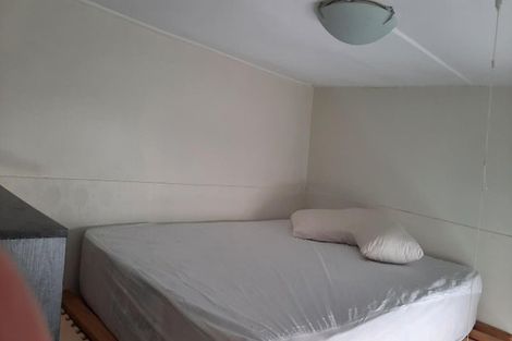 Photo of property in 11 Edge Hill, Mount Victoria, Wellington, 6011