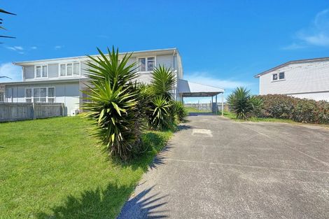 Photo of property in 26-28 Matipo Street, Castlecliff, Whanganui, 4501