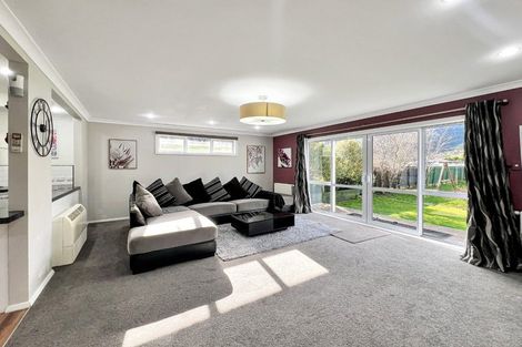 Photo of property in 64 Wellington Road, Wainuiomata, Lower Hutt, 5014