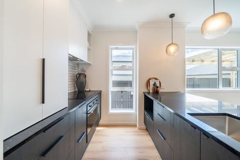 Photo of property in 70d Heretaunga Square, Silverstream, Upper Hutt, 5019