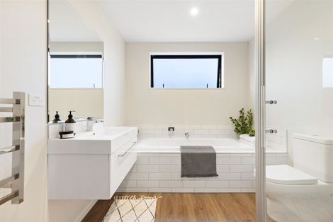 Photo of property in 26 Mount Creighton Crescent, Wanaka, 9305