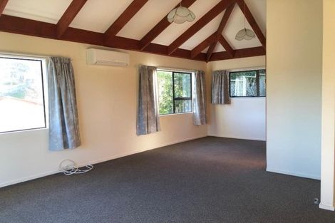 Photo of property in 10 Tullamore Way, Johnsonville, Wellington, 6037