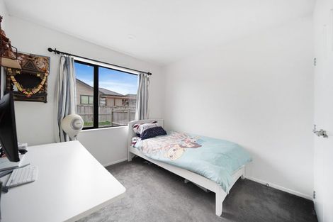 Photo of property in 11 Tuuhura Road, Pukekohe, 2120