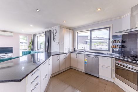 Photo of property in 11 Chatham Place, Rototuna North, Hamilton, 3210