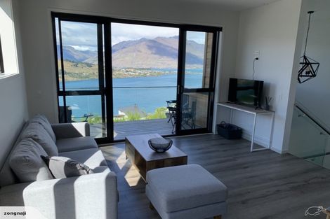 Photo of property in 4 Luckie Lane, Queenstown Hill, Queenstown, 9300
