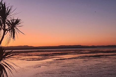 Photo of property in 16a Crispe Road, Clarks Beach, 2122