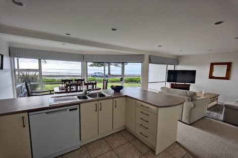 Photo of property in 5a The Esplanade, Eastern Beach, Auckland, 2012