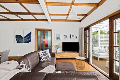 Photo of property in 1/127 Birkdale Road, Birkdale, Auckland, 0626