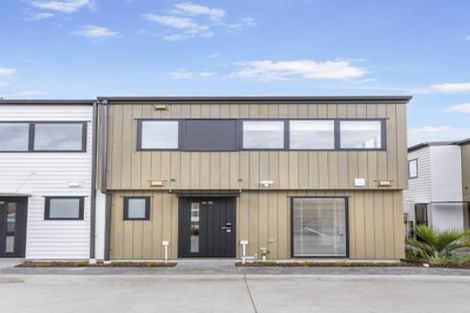 Photo of property in 4/35 Garadice Road, Rothesay Bay, Auckland, 0630