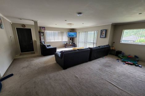 Photo of property in 46 King Charles Drive, Kingsley Heights, Upper Hutt, 5018