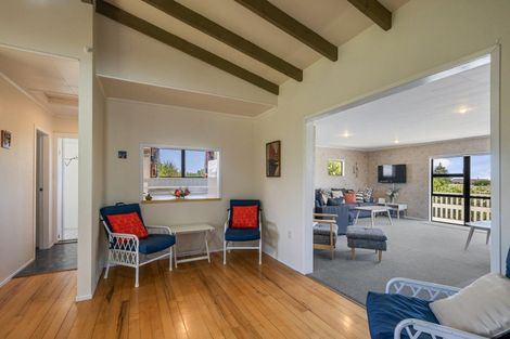 Photo of property in 5 Norna Grove, Waikawa Beach, Manakau, 5573