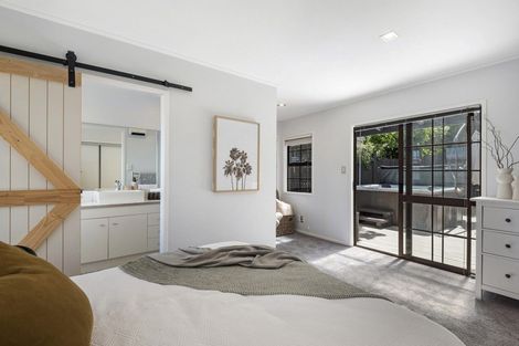 Photo of property in 8 Bellcroft Place, Belmont, Auckland, 0622