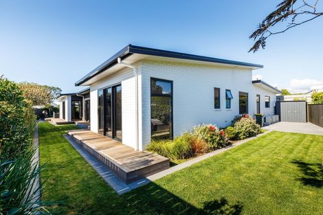 Photo of property in 21 Nadine Stanton Drive, Bell Block, New Plymouth, 4312