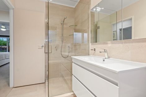 Photo of property in 2/162 Pigeon Mountain Road, Half Moon Bay, Auckland, 2012