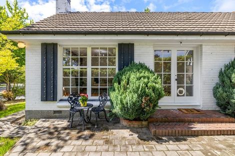 Photo of property in 2/3 Tuirau Place, Ilam, Christchurch, 8041