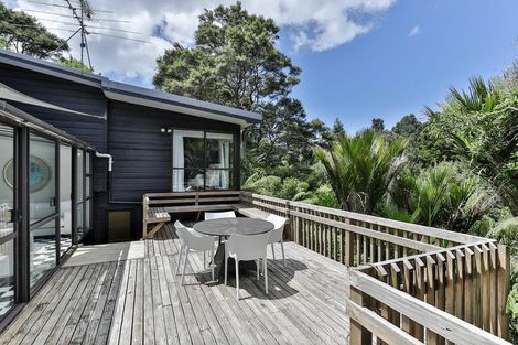 Photo of property in 37 York Road, Titirangi, Auckland, 0604