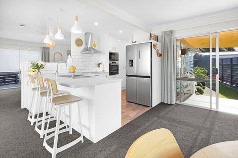 Photo of property in 14 Manapouri Place, Glenview, Hamilton, 3206