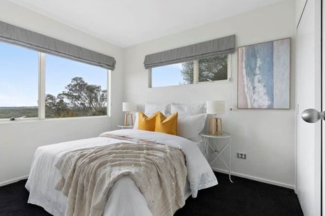 Photo of property in 1/48a Exmouth Road, Northcote, Auckland, 0627