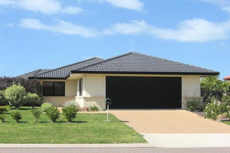 Photo of property in 17 Bermuda Drive, Papamoa Beach, Papamoa, 3118