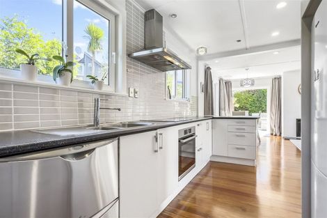 Photo of property in 275 Lake Road, Belmont, Auckland, 0622