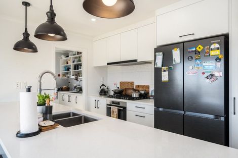 Photo of property in 9 Antigua Way, Grenada Village, Wellington, 6037