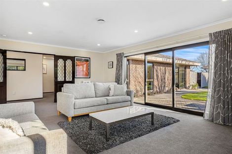 Photo of property in 6 Cherrywood Place, Redwood, Christchurch, 8051