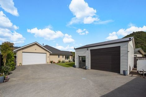 Photo of property in 6a Huia Street, Waikawa, Picton, 7220