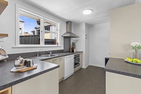 Photo of property in 12 Takatimu Way, Johnsonville, Wellington, 6037