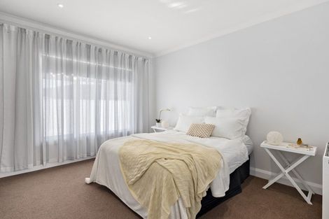 Photo of property in 74 Oroua Street, Eastbourne, Lower Hutt, 5013