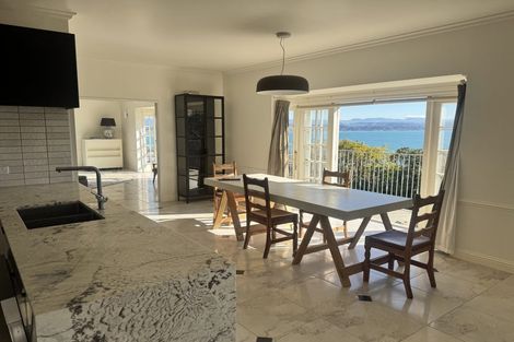 Photo of property in 14 Roslyn Road, Bluff Hill, Napier, 4110