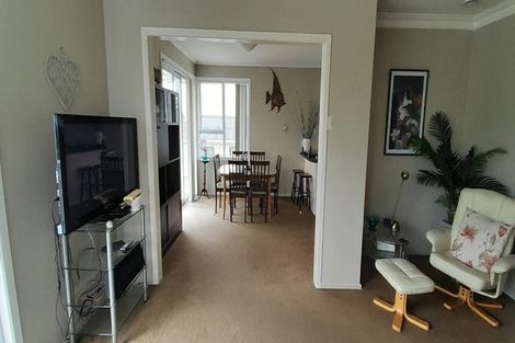 Photo of property in 31 Covil Avenue, Te Atatu South, Auckland, 0610
