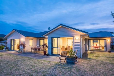 Photo of property in 51 Hillcrest Road, Raumati Beach, Paraparaumu, 5032