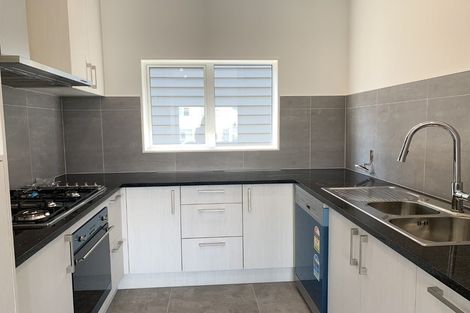 Photo of property in 70 Kerrykeel Drive, Flat Bush, Auckland, 2019