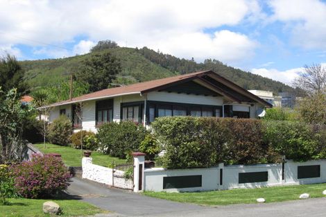 Photo of property in 35 Tipahi Street, Nelson South, Nelson, 7010