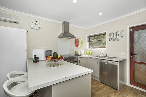 Photo of property in 16 Muirfield Street, Wattle Downs, Auckland, 2103
