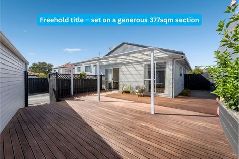 Photo of property in 6b Lisa Rise, Half Moon Bay, Auckland, 2012