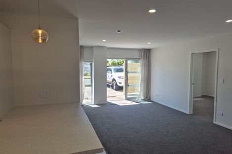 Photo of property in 8 Julian Place, Westown, New Plymouth, 4310