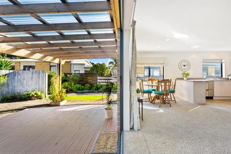 Photo of property in 30d Elizabeth Street, Orewa, 0931