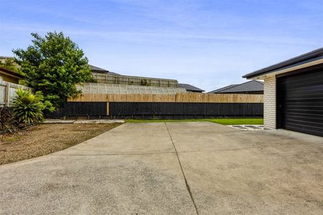 Photo of property in 15 Frederick Place, Whalers Gate, New Plymouth, 4310