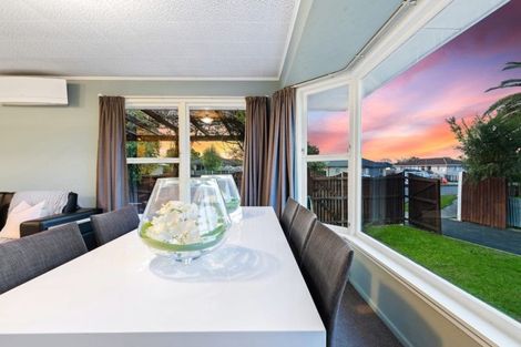 Photo of property in 15 Tralee Place, Bishopdale, Christchurch, 8053