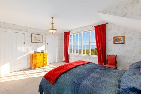 Photo of property in 104 Dyers Pass Road, Cashmere, Christchurch, 8022