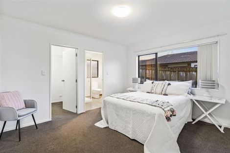 Photo of property in 10 Bokeen Lane, Flat Bush, Auckland, 2019