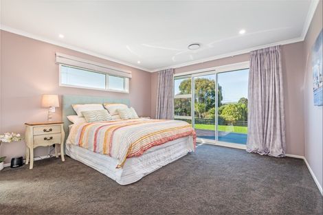 Photo of property in 61 Hartwell Drive, Kelvin Grove, Palmerston North, 4470