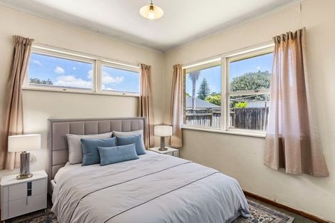 Photo of property in 1/15 Rotoiti Avenue, Pakuranga Heights, Auckland, 2010