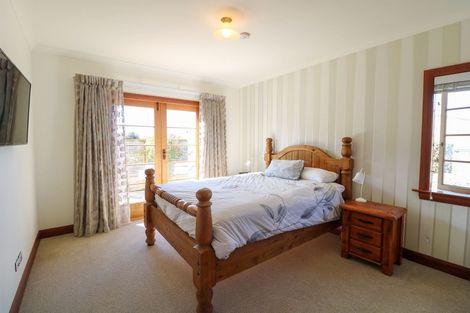 Photo of property in 17 Thackeray Street, Saint Andrews, 7988