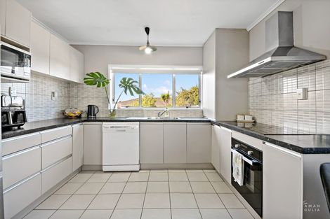 Photo of property in 207 Don Buck Road, Massey, Auckland, 0614