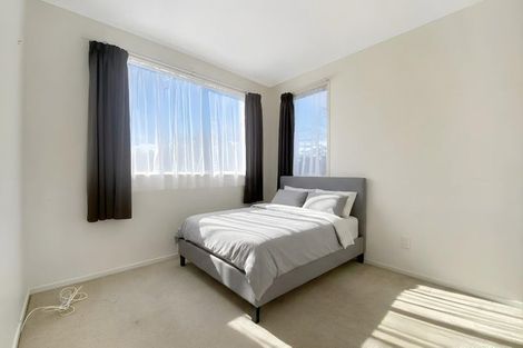 Photo of property in 12 Claverdon Drive, Massey, Auckland, 0614