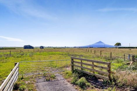 Photo of property in 5778 Mountain Road, Normanby, Hawera, 4673