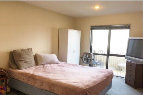 Photo of property in 39 Rakich Place, Henderson, Auckland, 0612